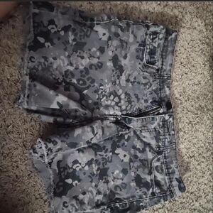 Bandolino Gray Camouflage Shorts